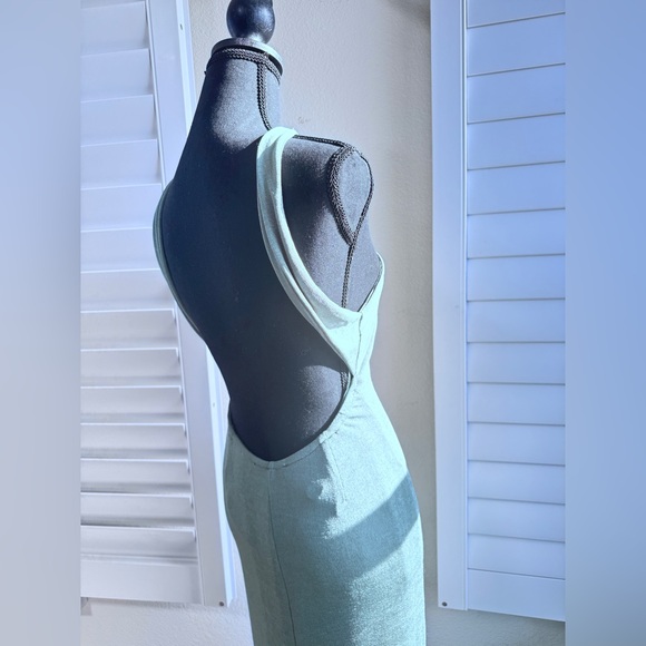 Stitch Fix: Lost + Wander Gray Sleeveless Top - Picture 2 of 11